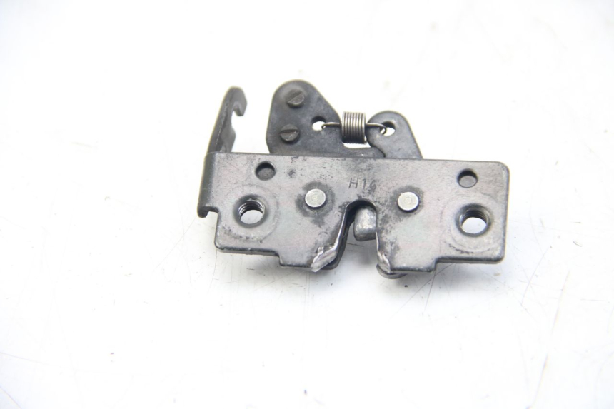 photo de VERROUILLAGE SELLE PIAGGIO BEVERLY 125 (2010 - 2015) - Zoom état d’usage