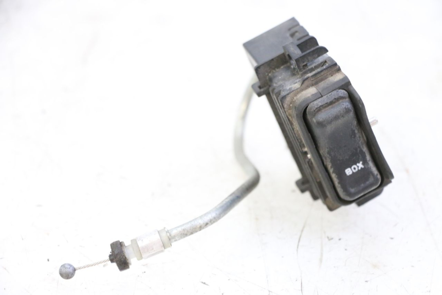 photo de VERROUILLAGE SELLE HONDA FORZA ABS 300 (2013 - 2017) - Vue principale