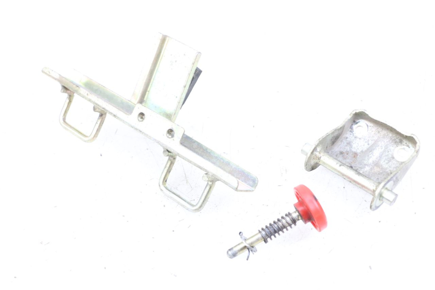 photo de VERROUILLAGE SELLE HYOSUNG GTR 125 (2006 - 2008) - Vue principale