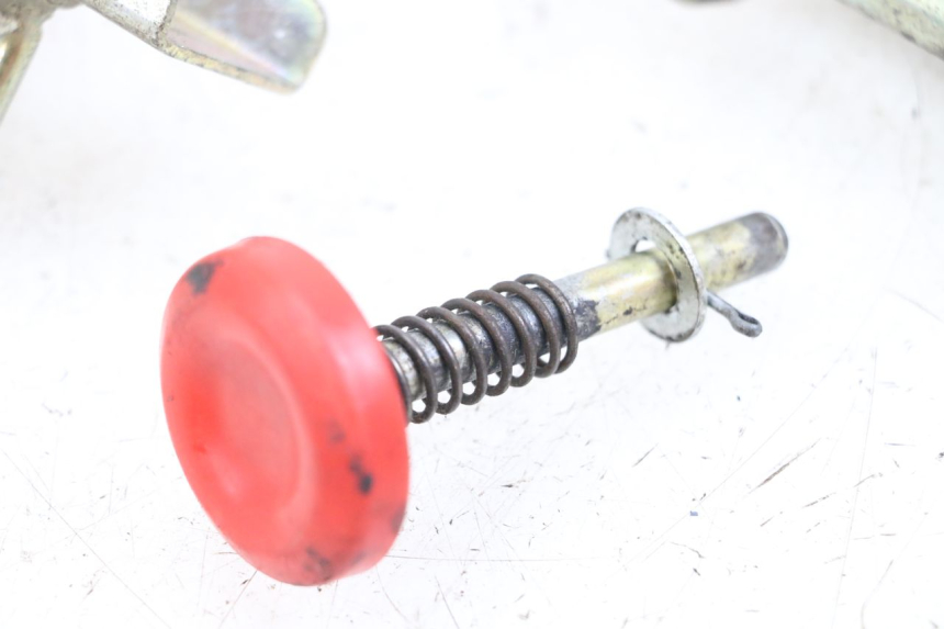 photo de VERROUILLAGE SELLE HYOSUNG GTR 125 (2006 - 2008) - Détail de la pièce