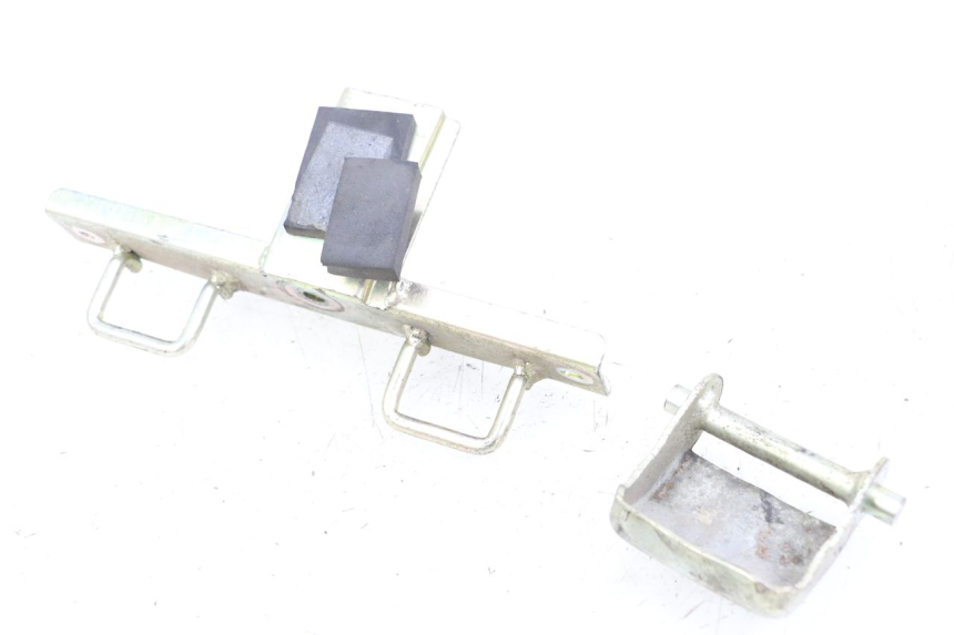 photo de VERROUILLAGE SELLE HYOSUNG GTR 125 (2006 - 2008) - Vue d’ensemble