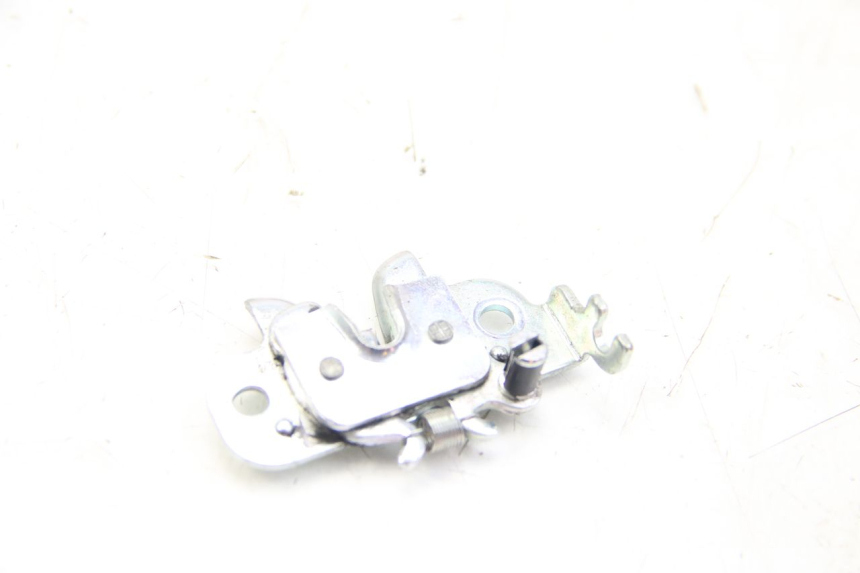 photo de VERROUILLAGE SELLE PEUGEOT KISBEE 4T 50 (2018 - 2022) - Zoom état d’usage