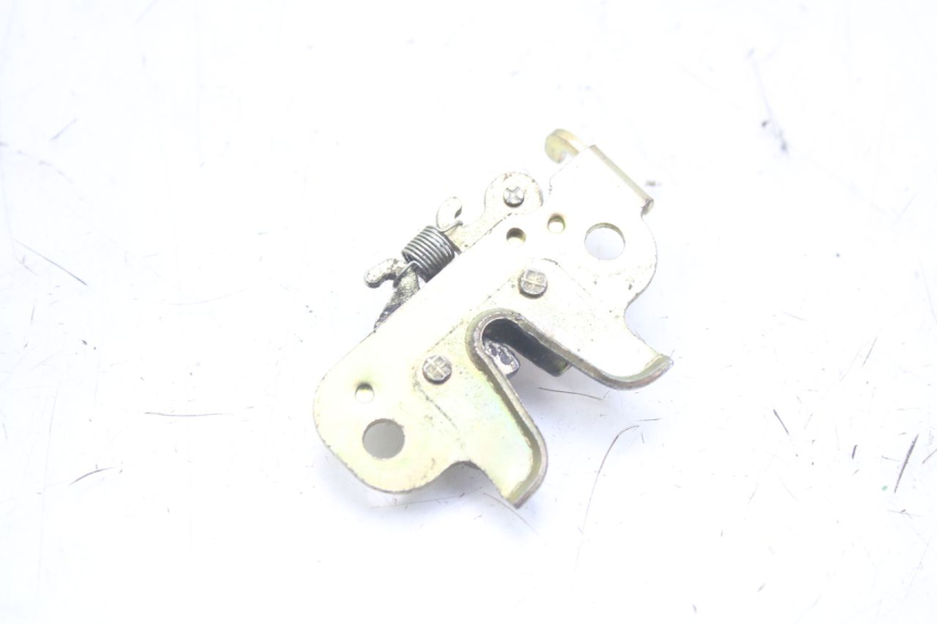 photo de VERROUILLAGE SELLE PEUGEOT KISBEE 4T 50 (2010 - 2017) - Détail de la pièce