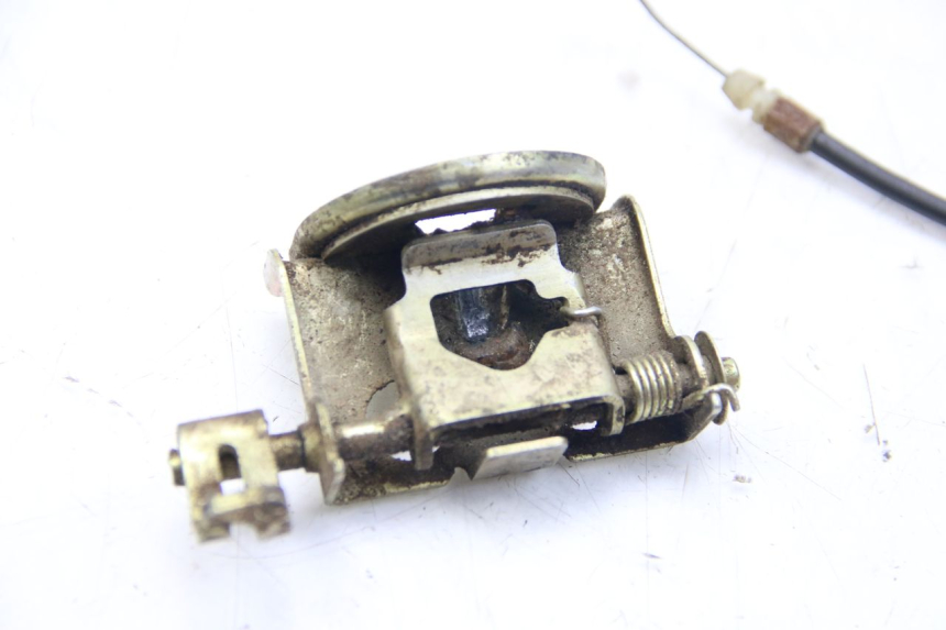 photo de VERROUILLAGE SELLE SYM WOLF SB 125 (2011 - 2018) - Détail de la pièce