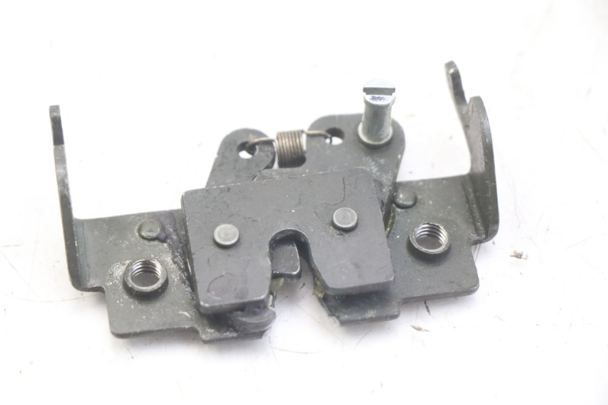 photo de VERROUILLAGE SELLE YAMAHA X-CITY XCITY 125 (2007 - 2013) - Vue principale