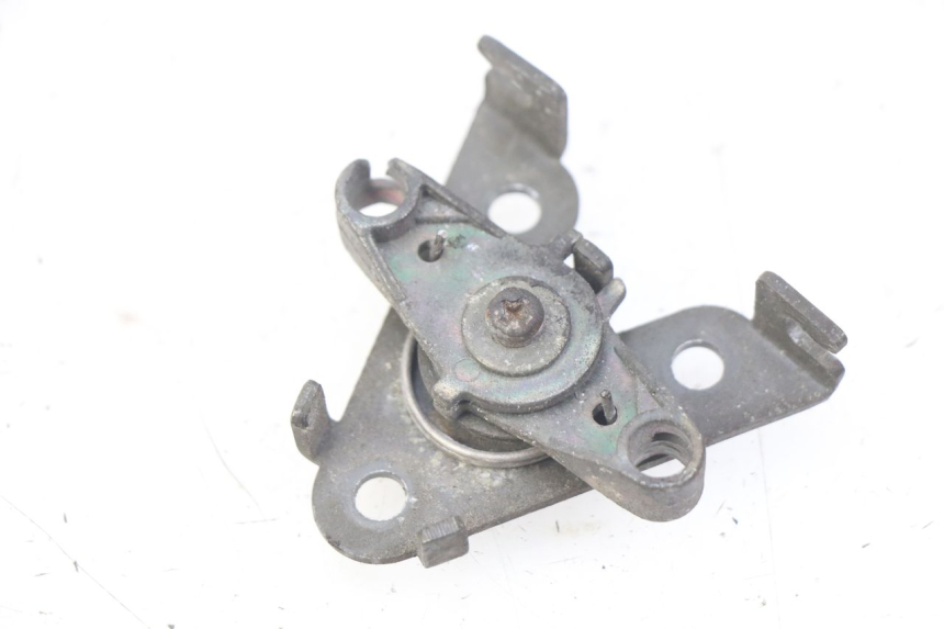 photo de VERROUILLAGE TRAPPE PEUGEOT DJANGO 2T 50 (2014 - 2019) - Zoom état d’usage