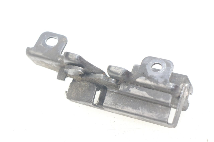 photo de VERROUILLAGE TRAPPE HONDA FES PANTHEON 2T 125 (1998 - 2002) - Vue principale