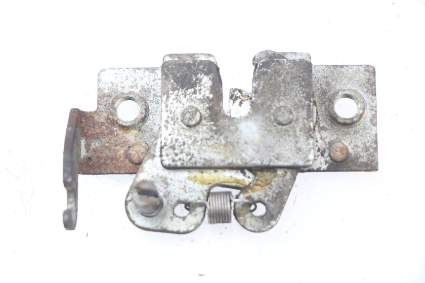 photo de VERROUILLAGE TRAPPE HONDA FES PANTHEON 125 (2003 - 2007) - Vue principale