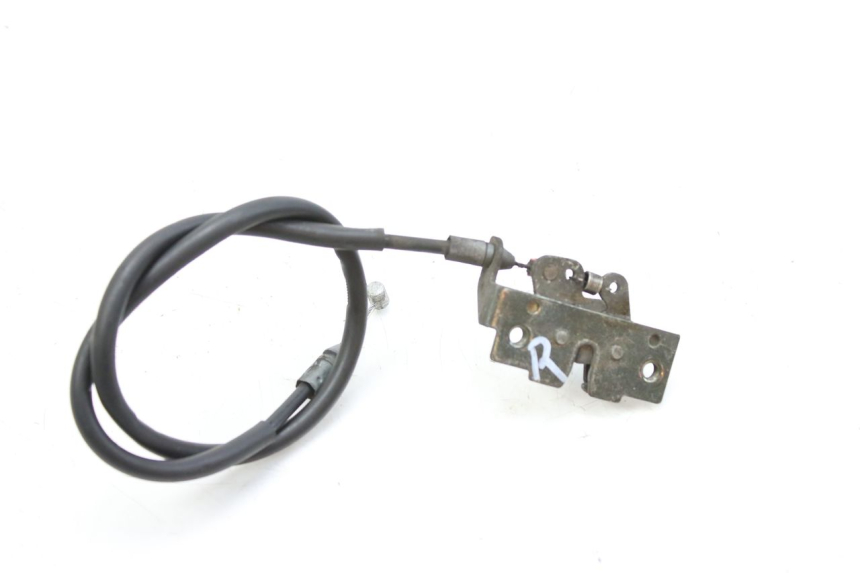 photo de VERROUILLAGE TRAPPE HONDA FES PANTHEON 125 (2003 - 2007) - Zoom état d’usage