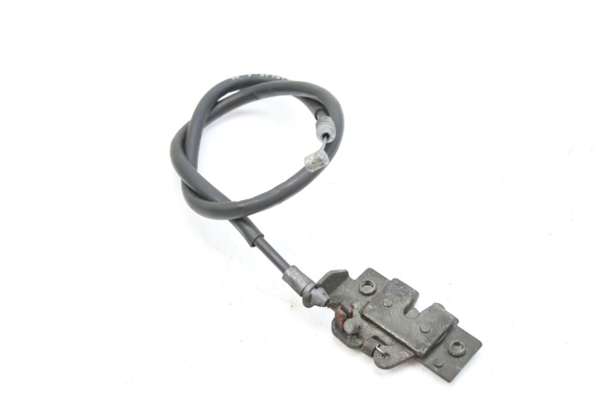 photo de VERROUILLAGE TRAPPE HONDA FES PANTHEON 125 (2003 - 2007) - Autre angle de vue