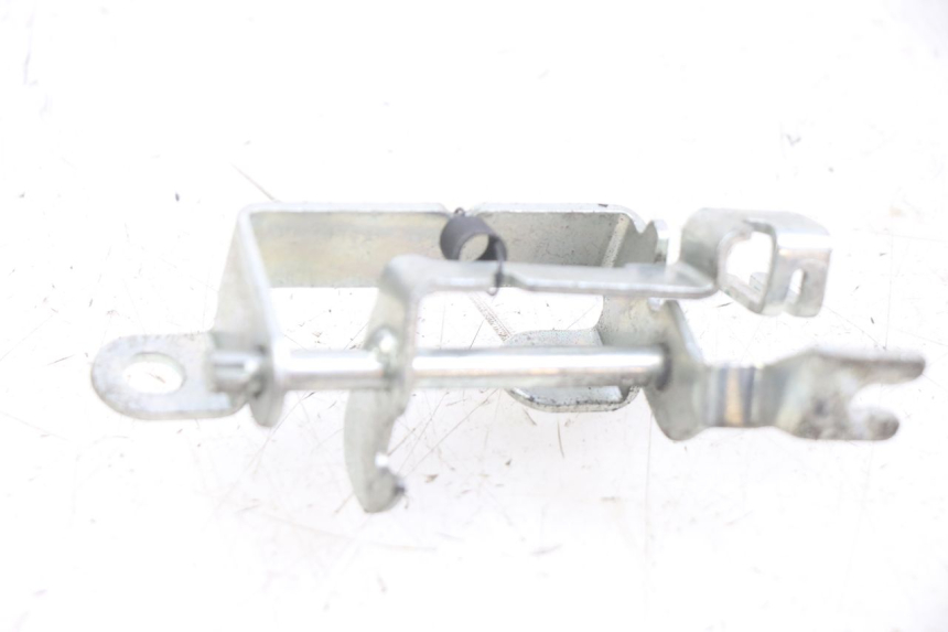 photo de VERROUILLAGE TRAPPE HONDA PCX (JF47) 125 (2012 - 2013) - Détail de la pièce