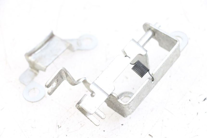 photo de VERROUILLAGE TRAPPE HONDA PCX (JF47) 125 (2012 - 2013) - Vue principale