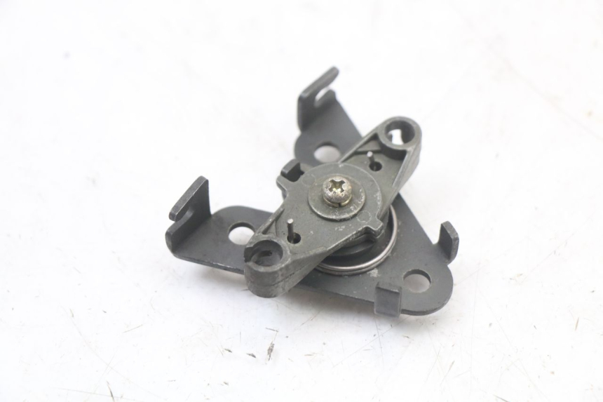 photo de VERROUILLAGE TRAPPE PEUGEOT DJANGO 125 (2014 - 2017) - Détail de la pièce