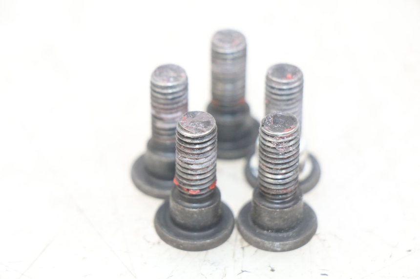 photo de VIS DISQUE DE FREIN KYMCO AGILITY 16+ 4T 50 (2018 - 2023) - Gros plan technique