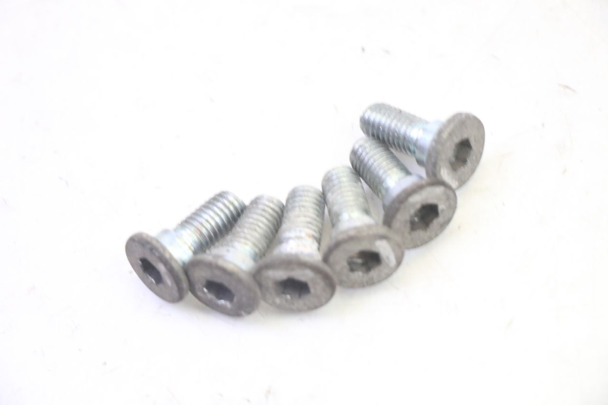 photo de VIS DISQUE DE FREIN HYOSUNG GV AQUILA 125 (2000 - 2009) - Détail de la pièce