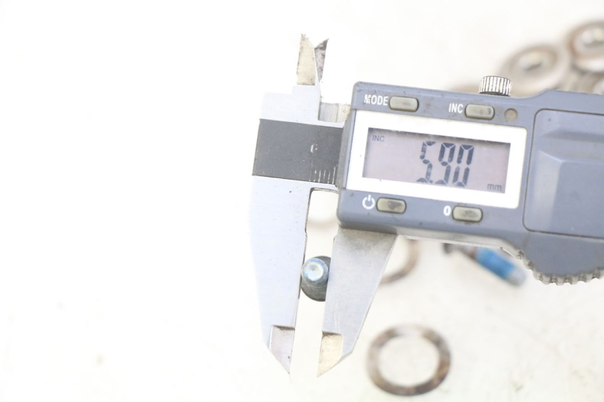 photo de VIS DISQUE DE FREIN PIAGGIO BEVERLY 125 (2010 - 2015) - Détail de la pièce