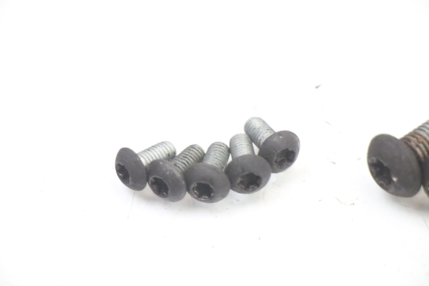 photo de VIS DISQUE DE FREIN BMW C1 125 (2000 - 2003) - Points de fixation