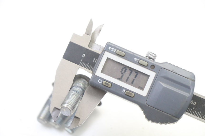 photo de VIS DISQUE DE FREIN MBK BOOSTER SPIRIT NAKED 50 (2004 - 2017) - Gros plan technique