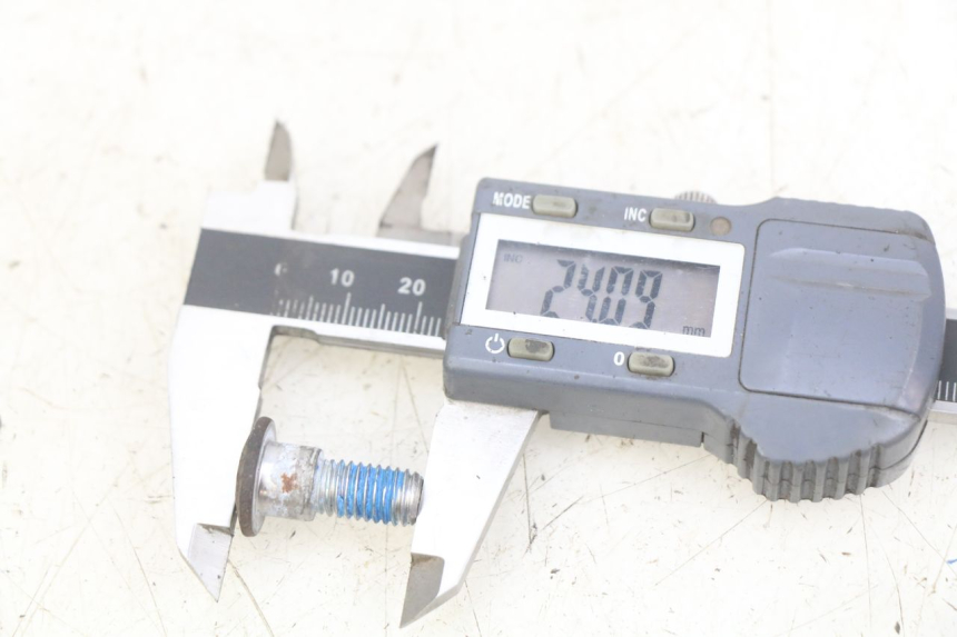 photo de VIS DISQUE DE FREIN SUZUKI BURGMAN 650 (2002 - 2004) - Zoom état d’usage