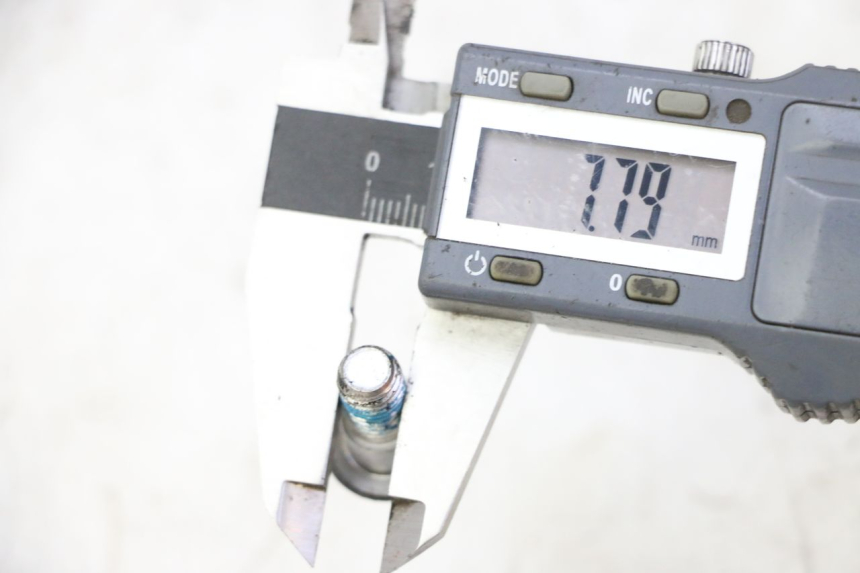 photo de VIS DISQUE DE FREIN SUZUKI BURGMAN 125 (2007 - 2014) - Autre angle de vue