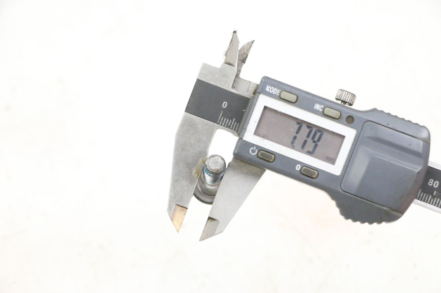 photo de VIS DISQUE DE FREIN SUZUKI BURGMAN 650 (2013 - 2020) - Zoom état d’usage