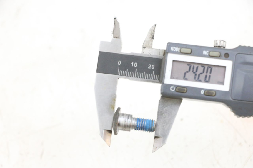 photo de VIS DISQUE DE FREIN SUZUKI BURGMAN 650 (2013 - 2020) - Gros plan technique