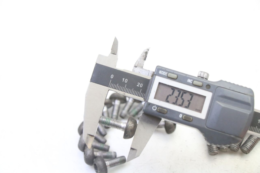 photo de VIS DISQUE DE FREIN HONDA CBR RR FIREBLADE 900 (1992 - 1994) - Détail de la pièce