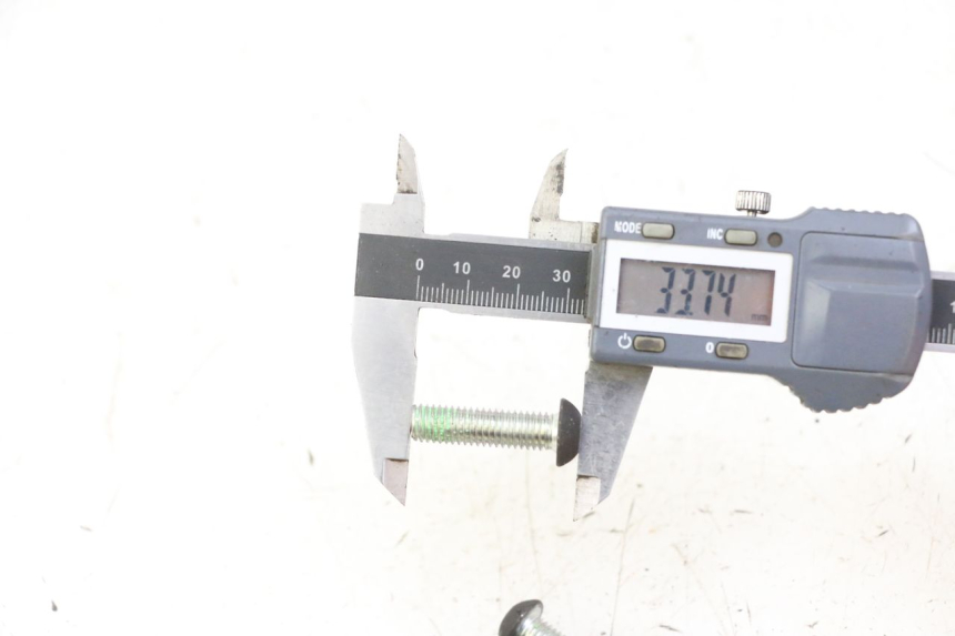 photo de VIS DISQUE DE FREIN PEUGEOT CITYSTAR 50 (2013 - 2017) - Gros plan technique