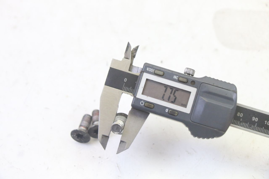 photo de VIS DISQUE DE FREIN PEUGEOT CITYSTAR 50 (2013 - 2017) - État de surface