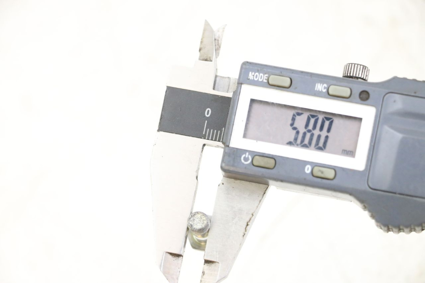 photo de VIS DISQUE DE FREIN HONDA CRF R 250 (2020 - 2021) - Zoom état d’usage