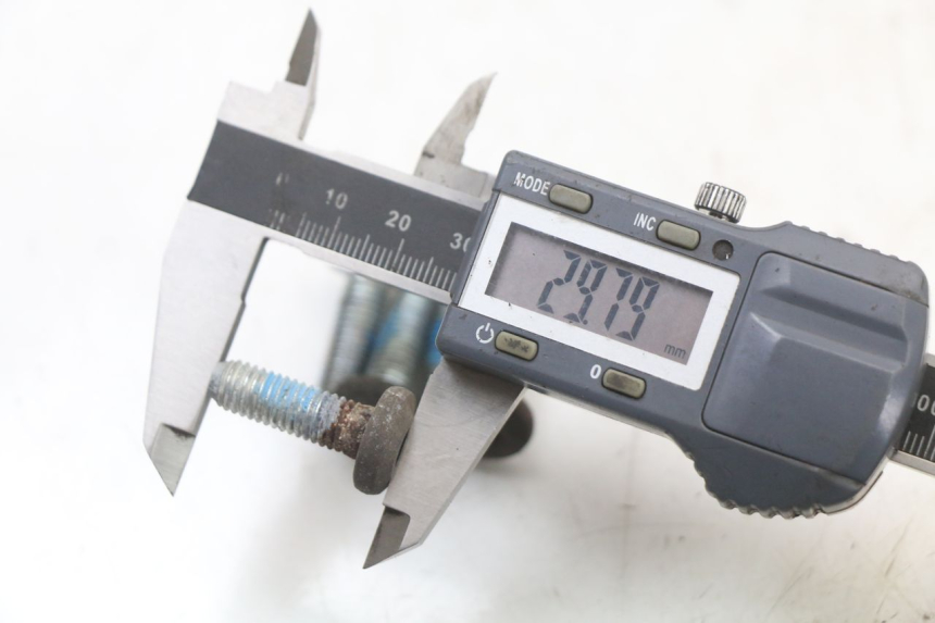 photo de VIS DISQUE DE FREIN YAMAHA CYGNUS X 125 (2004 - 2007) - Autre angle de vue