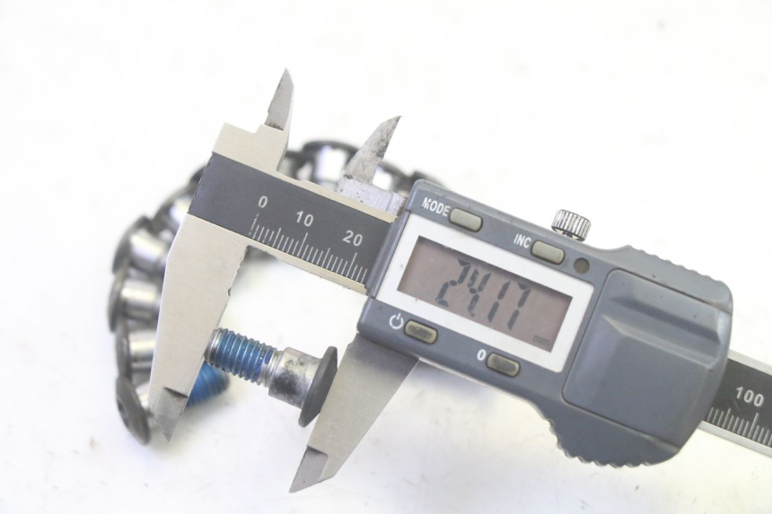 photo de VIS DISQUE DE FREIN SUZUKI DL V STROM 1000 (2002 - 2007) - Détail de la pièce