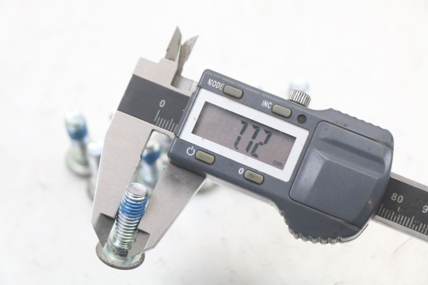 photo de VIS DISQUE DE FREIN EBROH BRAVO GLE 1 (2020 - 2024) - Gros plan technique