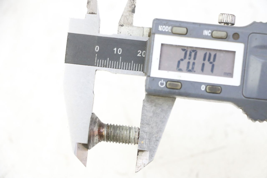 photo de VIS DISQUE DE FREIN PEUGEOT ELYSTAR 50 (2002 - 2014) - Zoom état d’usage