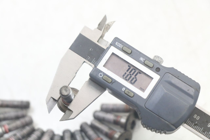 photo de VIS DISQUE DE FREIN KAWASAKI ER-6 ER6 N 650 (2012 - 2016) - Gros plan technique