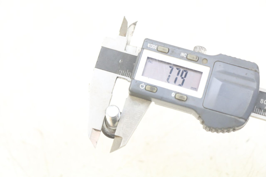 photo de VIS DISQUE DE FREIN HONDA FES PANTHEON 125 (2003 - 2007) - Zoom état d’usage