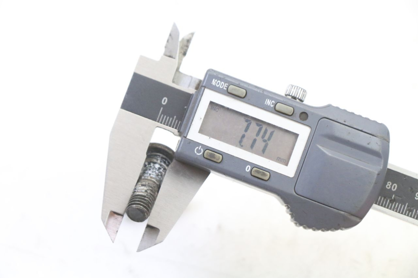 photo de VIS DISQUE DE FREIN SYM FIDDLE 2 S 125 (2012 - 2014) - Gros plan technique