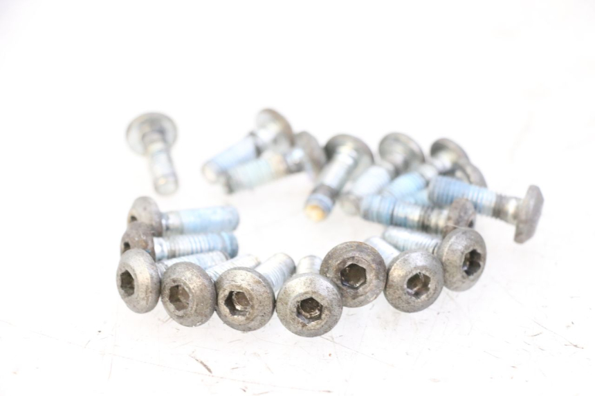 photo de VIS DISQUE DE FREIN YAMAHA FJ 36Y 1100 (1984 - 1985) - Autre angle de vue