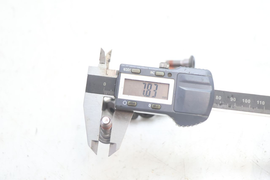 photo de VIS DISQUE DE FREIN HONDA FJS SILVER WING SILVERWING 400 (2005 - 2008) - Autre angle de vue
