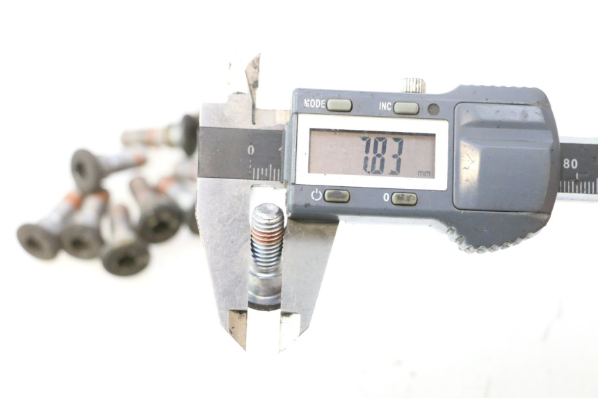 photo de VIS DISQUE DE FREIN HONDA FJS SILVER WING SILVERWING 400 (2005 - 2008) - Zoom état d’usage