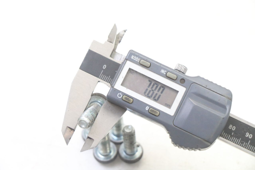 photo de VIS DISQUE DE FREIN MBK FLAME X 125 (2007 - 2016) - Gros plan technique