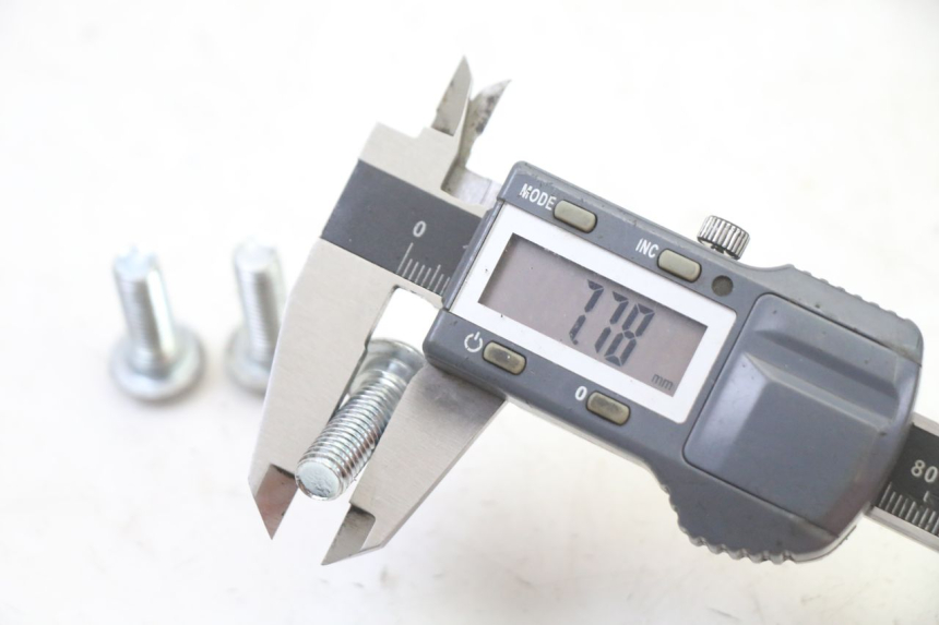 photo de VIS DISQUE DE FREIN VENESI FLY RETRO 4T 50 (2020 - 2025) - Gros plan technique