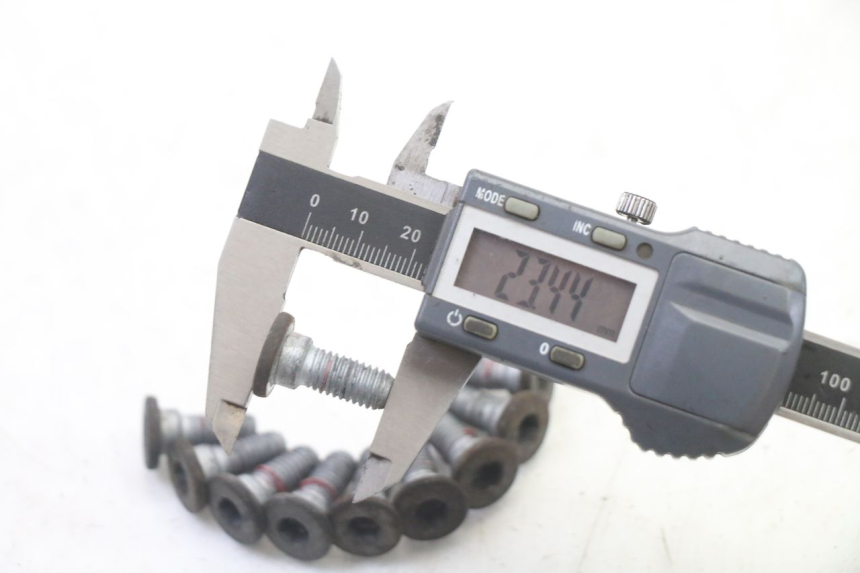 photo de VIS DISQUE DE FREIN BMW G310 R 310 (2016 - 2020) - Zoom état d’usage