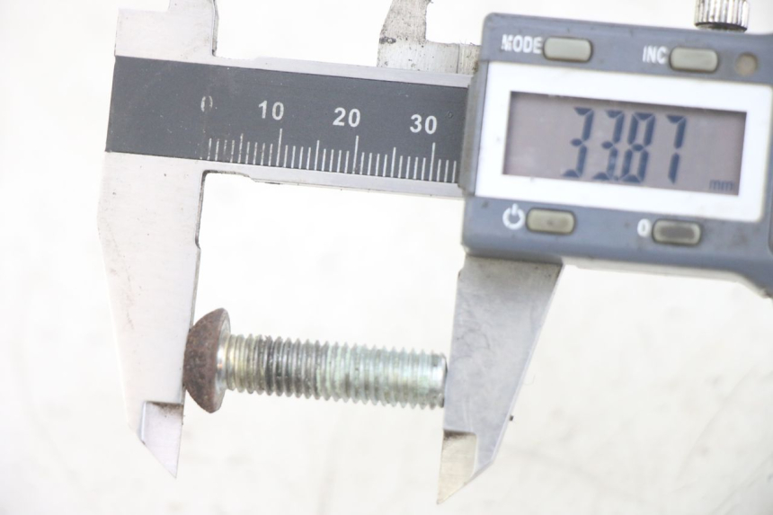 photo de VIS DISQUE DE FREIN PEUGEOT GEOPOLIS RS 125 (2007 - 2009) - Zoom état d’usage