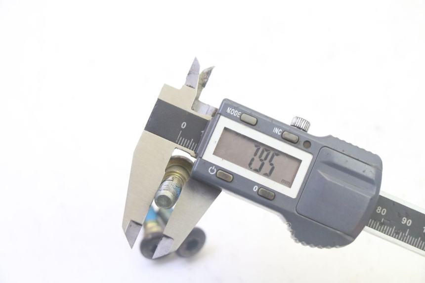 photo de VIS DISQUE DE FREIN DAELIM HISTORY 125 (2001 - 2002) - Zoom état d’usage