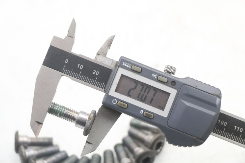 photo de VIS DISQUE DE FREIN HONDA CBR F 1000 (1993 - 1996) - Zoom état d’usage