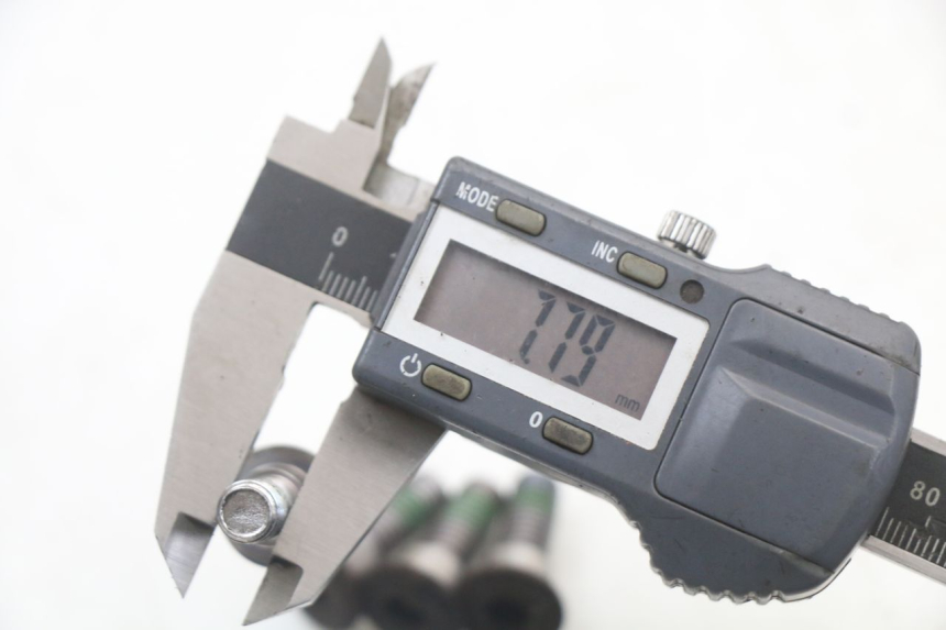 photo de VIS DISQUE DE FREIN HONDA NES AROBASE 125 (2000 - 2003) - Autre angle de vue