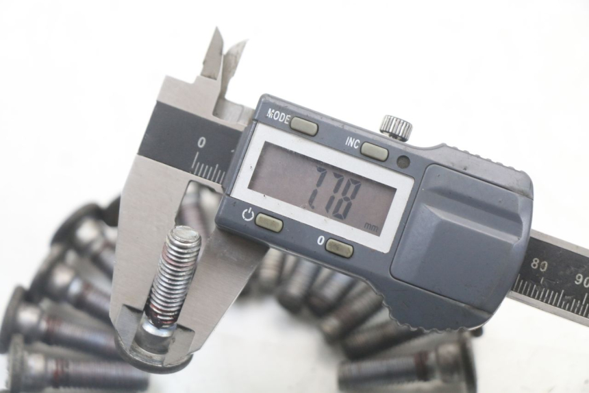 photo de VIS DISQUE DE FREIN KAWASAKI GTR 1000 (1994 - 2004) - Autre angle de vue