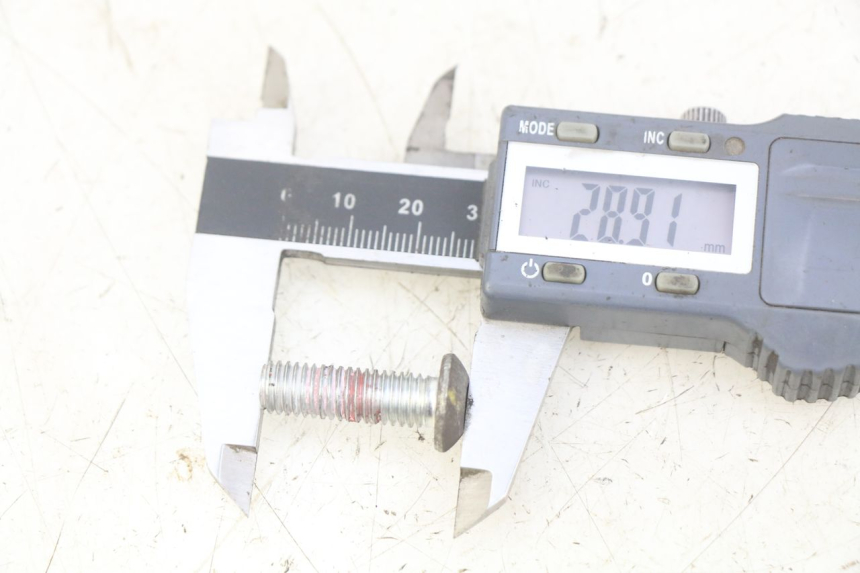 photo de VIS DISQUE DE FREIN PEUGEOT KISBEE 4T 50 (2018 - 2022) - Zoom état d’usage