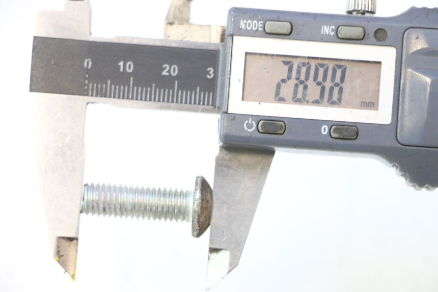 photo de VIS DISQUE DE FREIN PEUGEOT KISBEE 4T 50 (2023 - 2026) - Zoom état d’usage